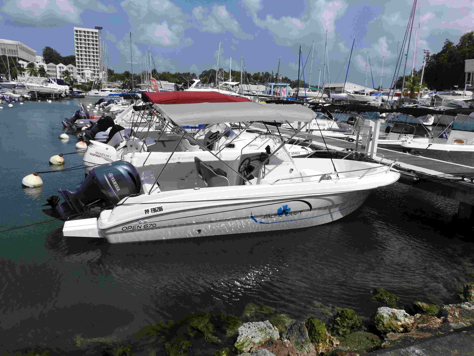 Pacific Craft au port_quai n°1