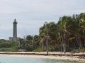 phare-vue-de-la-plage-de-petite-terre.jpg